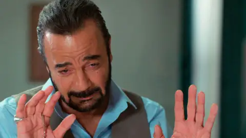 En el próximo capítulo de ‘Tierra Amarga’: Fikret y Fekeli, hundidos ante la enfermedad de Kerem Ali, ¿se salvará? En el próximo capítulo de ‘Tierra Amarga’: Fikret y Fekeli, hundidos ante la enfermedad de Kerem Ali, ¿se salvará?