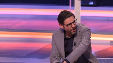 Juanra Bonet se desespera con la anécdota romántica de Valentín: ¡Un enredo que da para una comedia!