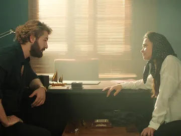 Fikret acepta ayudar a Ümit… pero no como ella quiere Fikret acepta ayudar a Ümit… pero no como ella quiere