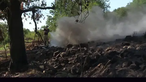 En Basauri, Vizcaya los bomberos se han encontrado los cuerpos de dos hombres, cuando trabajaban para apagar un incendio. En Basauri, Vizcaya los bomberos se han encontrado los cuerpos de dos hombres, cuando trabajaban para apagar un incendio.