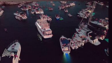 Indignación por una fiesta no autorizada con más de 50 barcos en un espacio protegido del Mar Menor