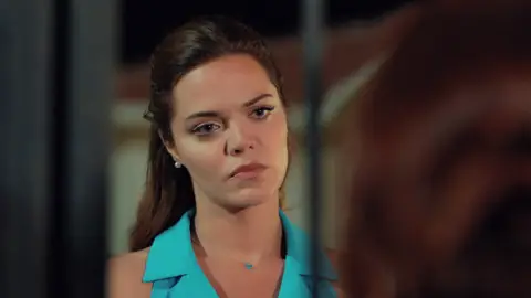Sevda vuelve a la mansión Yaman para suplicar a Züleyha: ¿Dará su brazo a torcer? Sevda vuelve a la mansión Yaman para suplicar a Züleyha: ¿Dará su brazo a torcer?