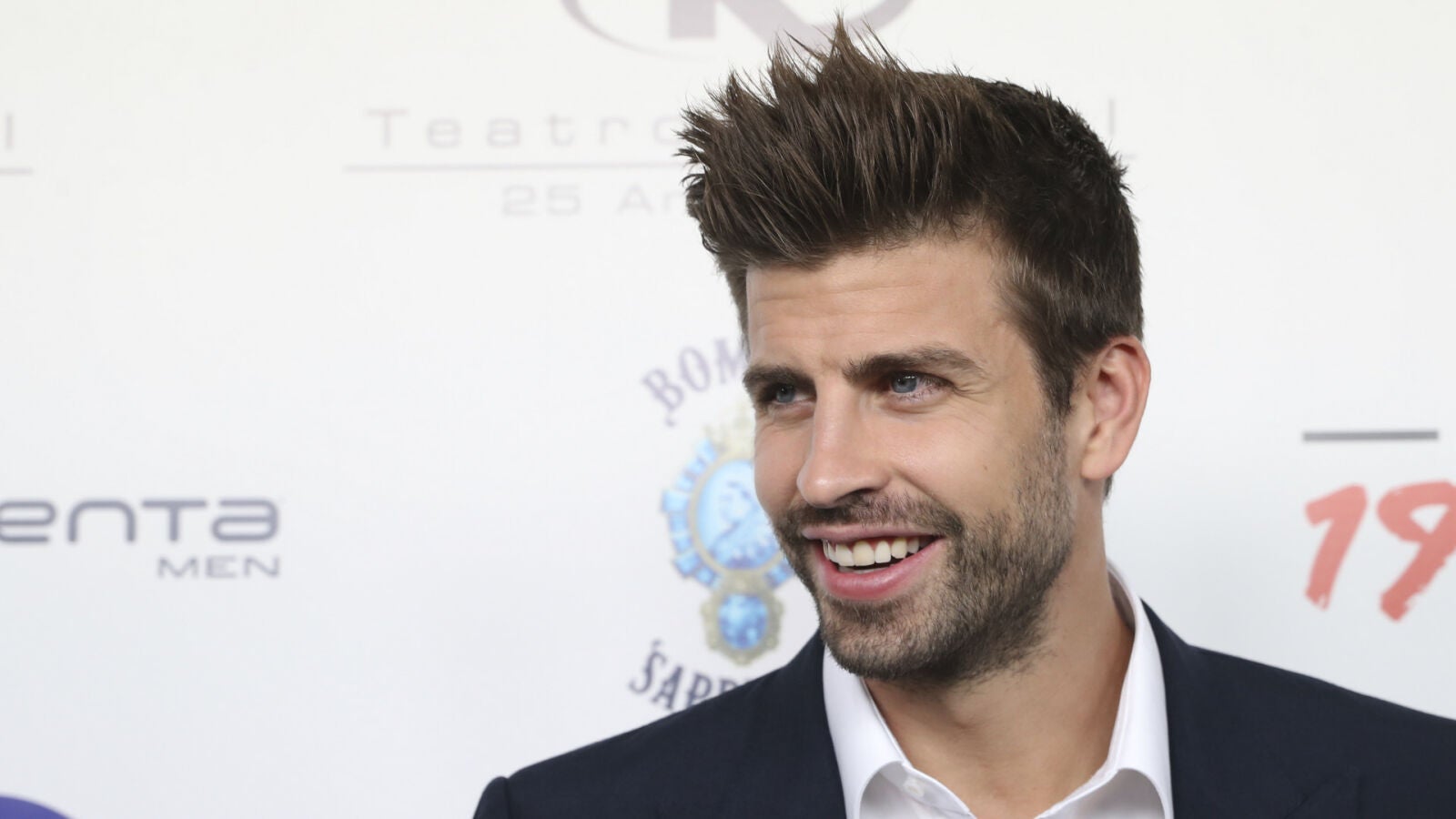 Piqué y su nueva novia ya no se esconden: Juntos en la boda de uno de los mejores amigos del futbolista