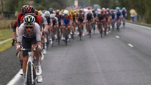 El pelot&oacute;n durante la sexta etapa de La Vuelta Espa&ntilde;a