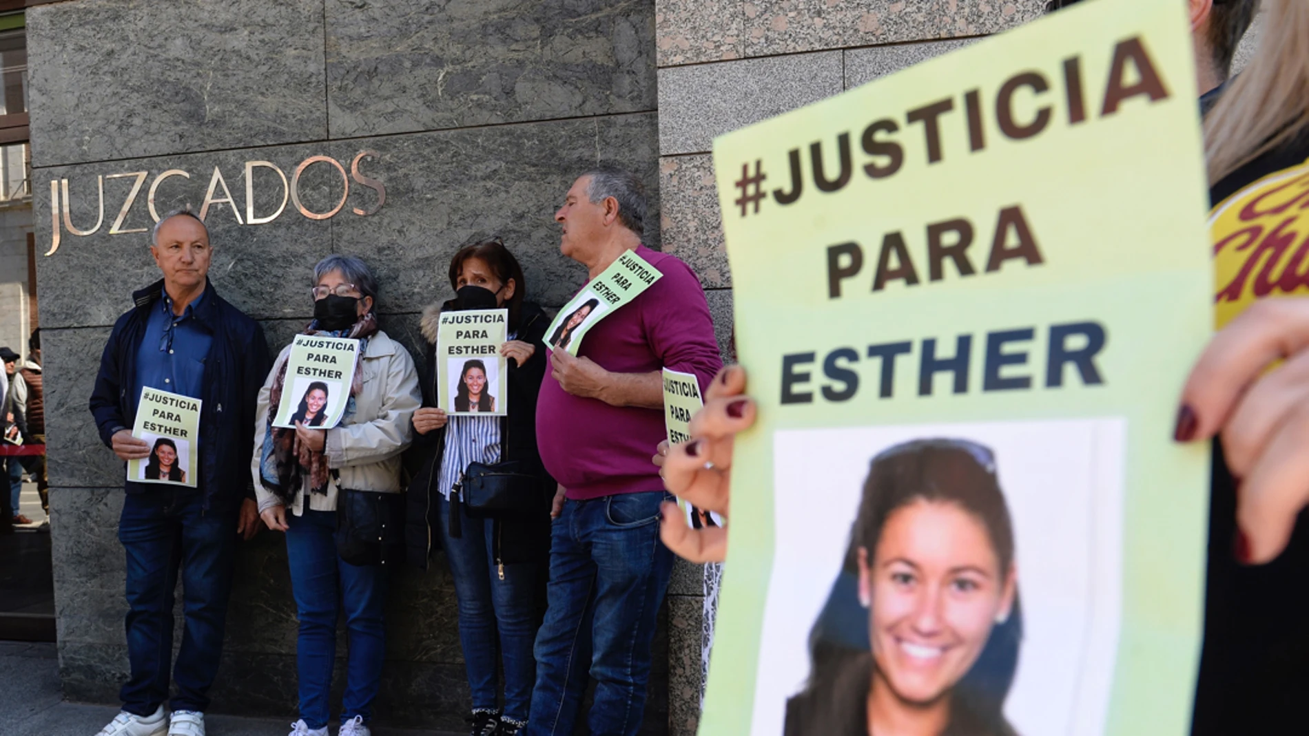 Piden justicia para Esrher López, la joven de Valladolid Piden justicia para Esrher López, la joven de Valladolid