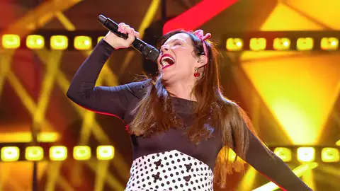 La bailarina de claqué patina con su voz… pero no con sus pies: ¡qué exhibición! La bailarina de claqué patina con su voz… pero no con sus pies: ¡qué exhibición!