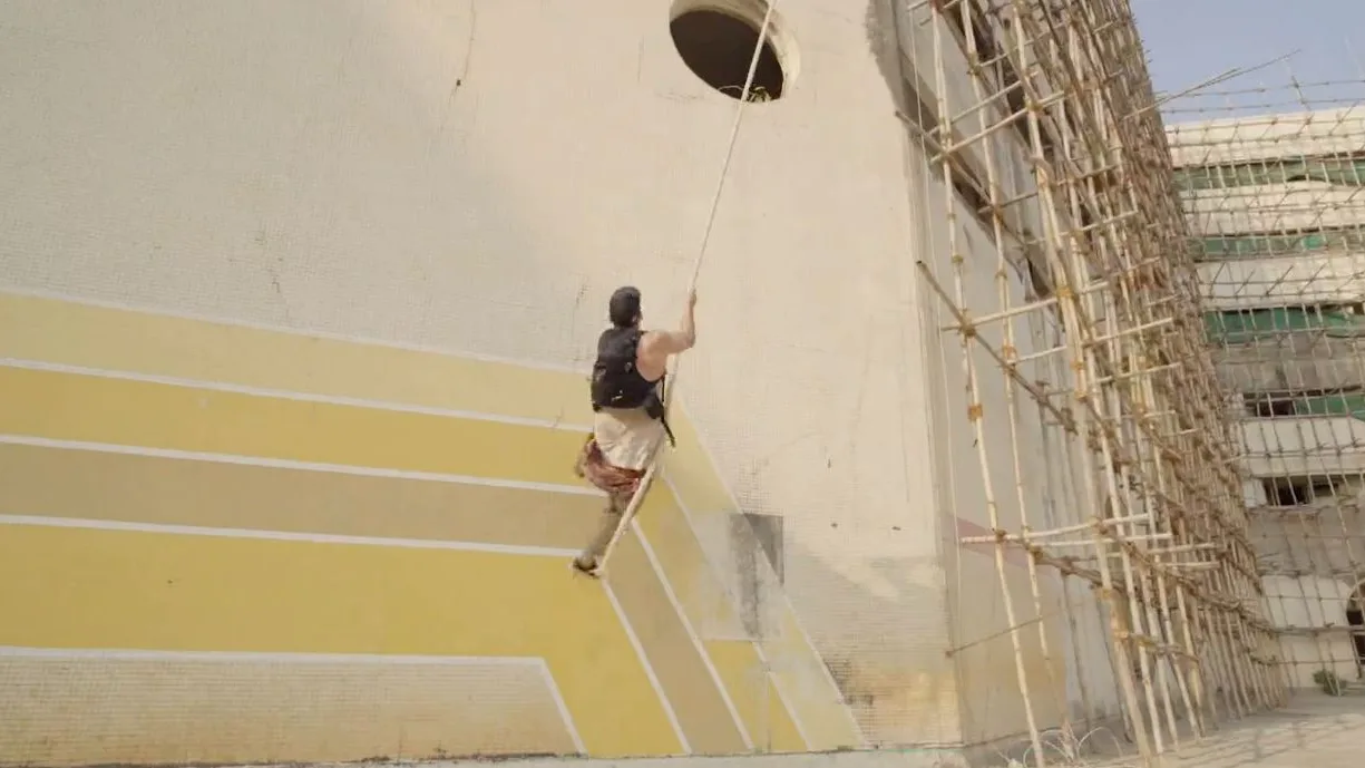 Jason Paul hace parkour para visibilizar a los 'dabbawalas' Jason Paul hace parkour para visibilizar a los 'dabbawalas'