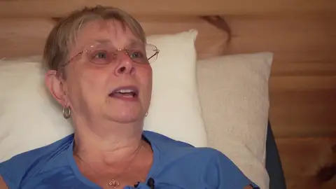 Mujer británica con diálisis Mujer británica con diálisis