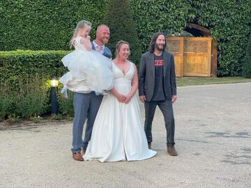 Keanu Reeves, con los recién casados