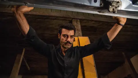 Demir en el capítulo 101 de 'Tierra Amarga' Demir en el capítulo 101 de 'Tierra Amarga'