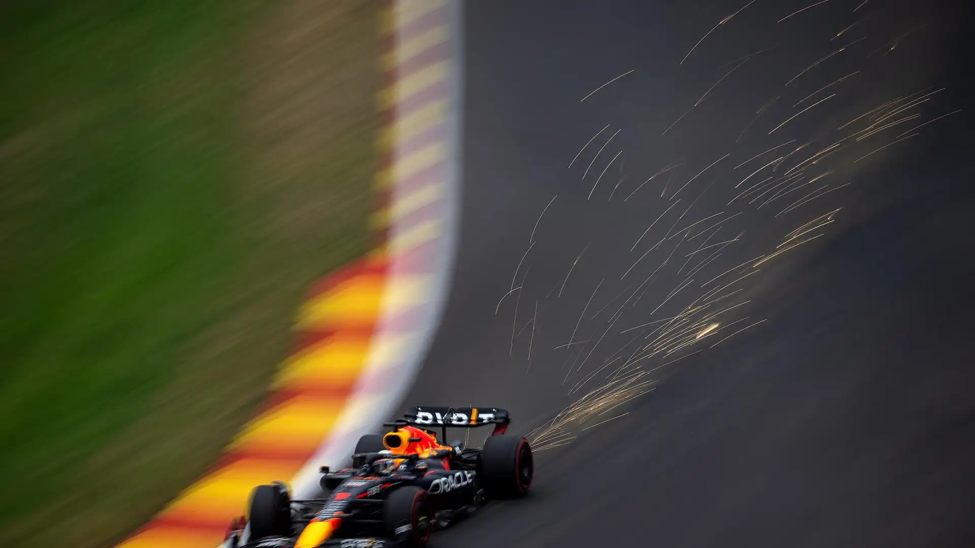 Max Verstappen lidera los libres del GP de Bélgica Max Verstappen lidera los libres del GP de Bélgica