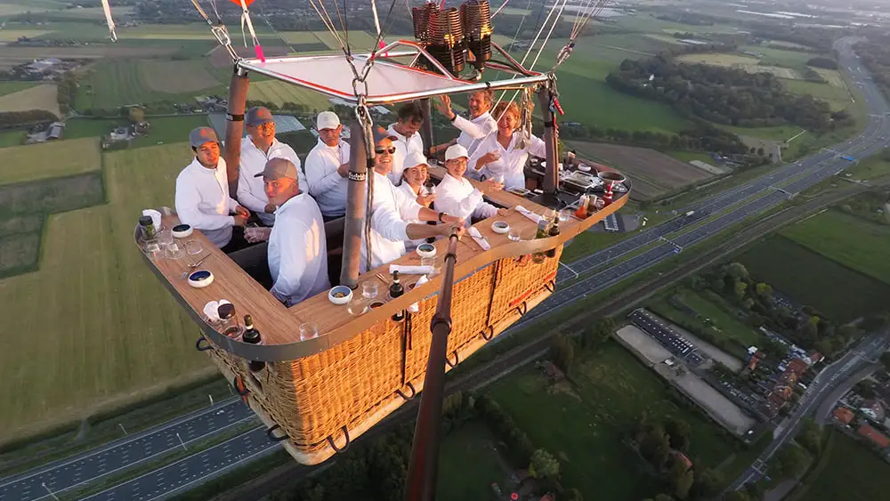 El primer restaurante del mundo en un globo aerostático El primer restaurante del mundo en un globo aerostático