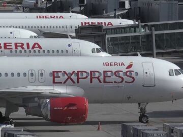 Comienza la huelga de tripulantes de Iberia Express: consulta los vuelos cancelados