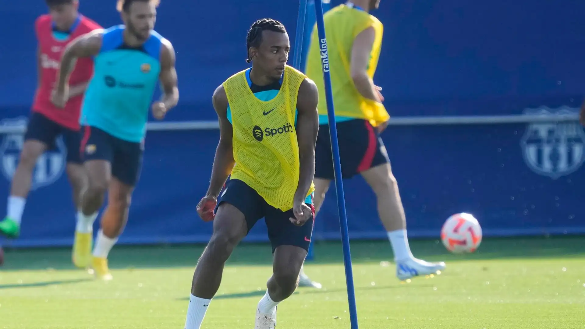 Koundé en un entrenamiento del Barça Koundé en un entrenamiento del Barça