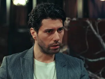 Asya advierte a Onur del peligro de Derin: “Está jugando contigo para darle celos a Volkan” Asya advierte a Onur del peligro de Derin: “Está jugando contigo para darle celos a Volkan”