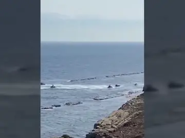 Pase masivo de inmigrantes en motos de agua en el Estrecho Pase masivo de inmigrantes en motos de agua en el Estrecho