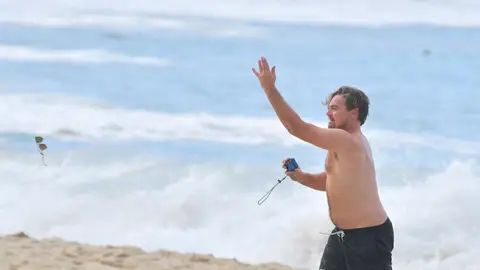 Leonardo DiCaprio en la playa Leonardo DiCaprio en la playa