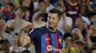 Lewandowski celebra uno de sus goles ante el Valladolid