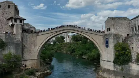 Iffland y Popovici se lucen en el Stari Most de Mostar Iffland y Popovici se lucen en el Stari Most de Mostar