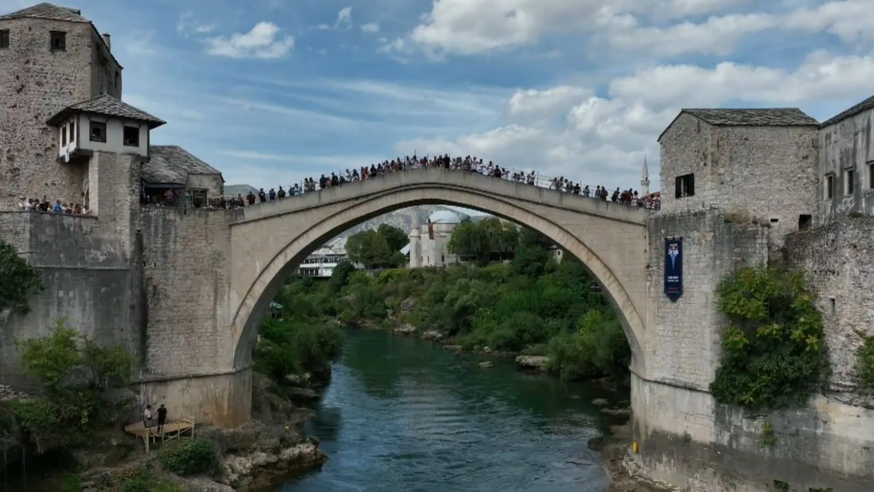 Iffland y Popovici se lucen en el Stari Most de Mostar Iffland y Popovici se lucen en el Stari Most de Mostar