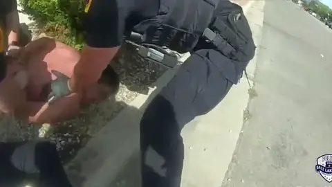 Cámara policial muestra el momento de la detención Cámara policial muestra el momento de la detención