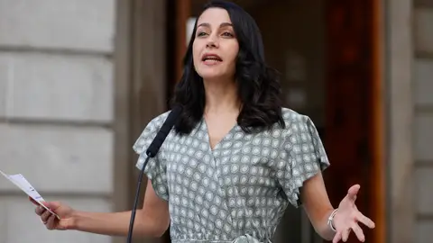 Piden a Inés Arrimadas que dimita Piden a Inés Arrimadas que dimita