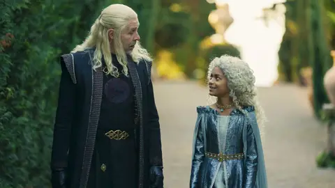 Laena y Viserys en 'La Casa del Dragón' Laena y Viserys en 'La Casa del Dragón'