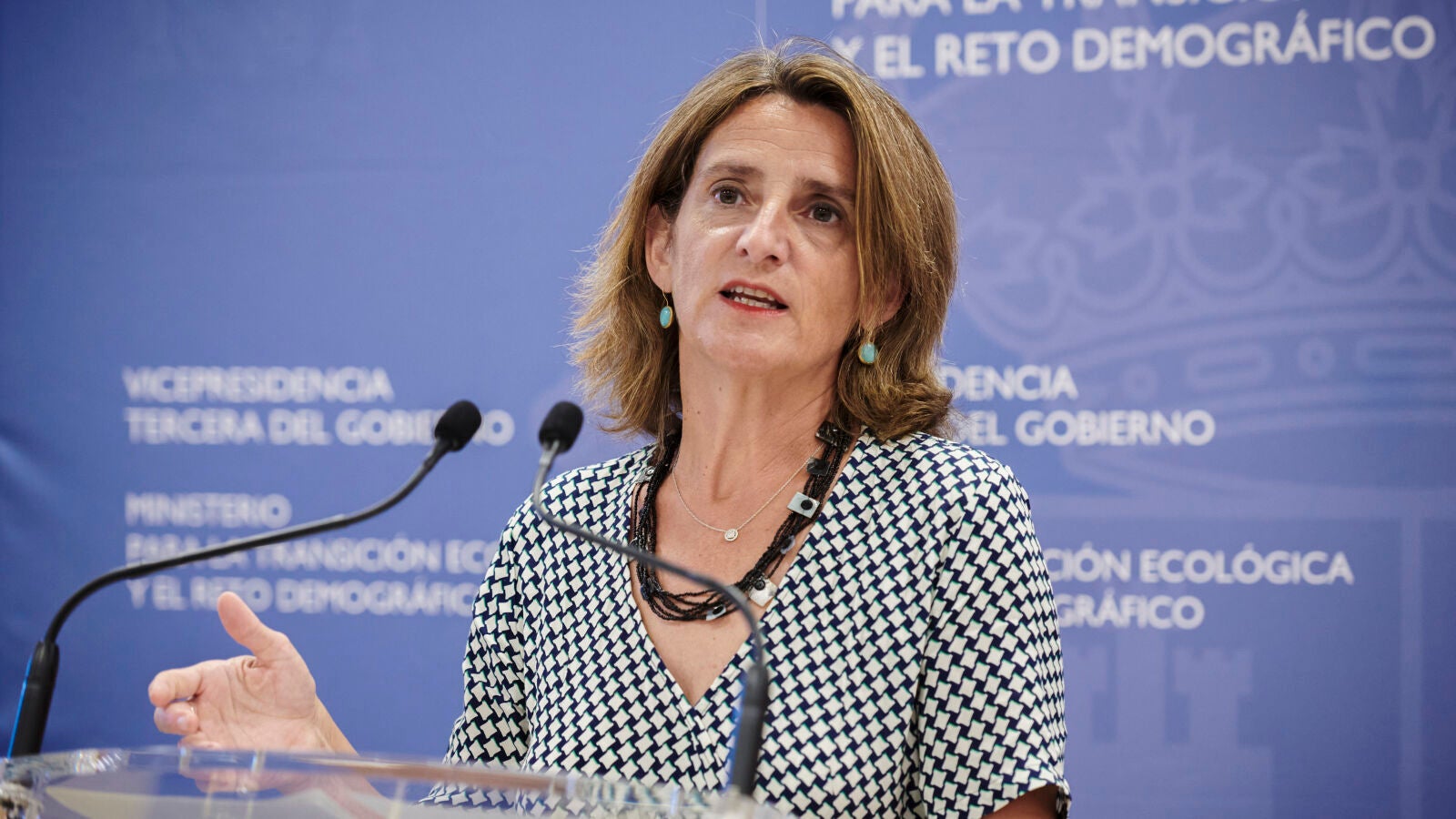 Teresa Ribera descarta un desabastecimiento en España y recuerda a Macron que debe 