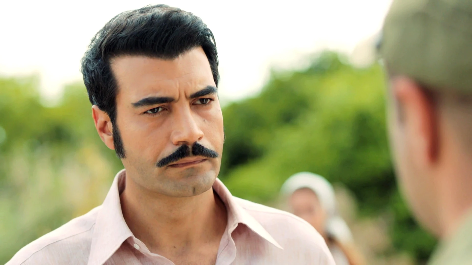 La policía llega a la mansión Yaman: ¡Están buscando a Sevda! La policía llega a la mansión Yaman: ¡Están buscando a Sevda!
