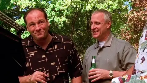 Robert Lupone junto a James Gandolfini Robert Lupone junto a James Gandolfini