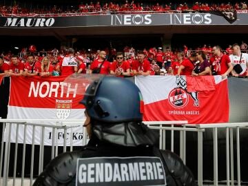 Aficionados del Colonia durante el partido contra el Niza