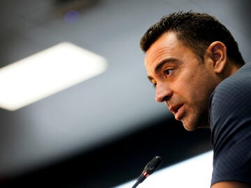Xavi Hernández comparece en rueda de prensa ante los medios
