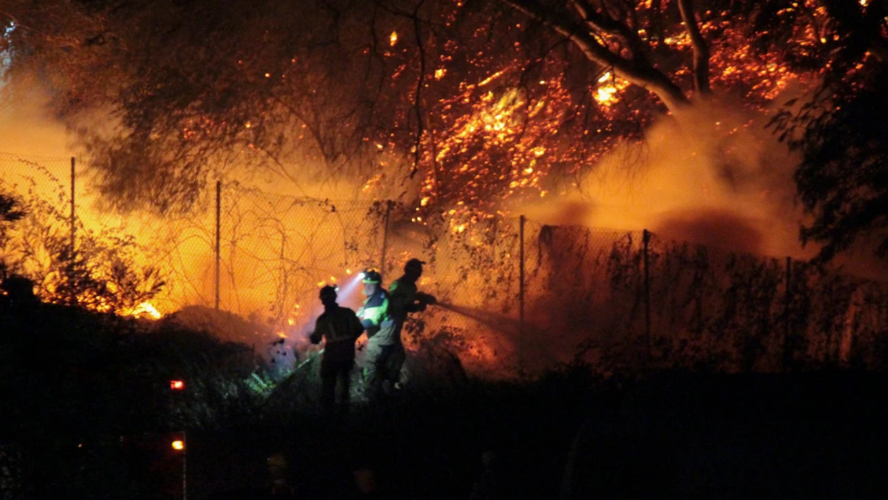 Ceuta sufre el mayor incendio de su historia