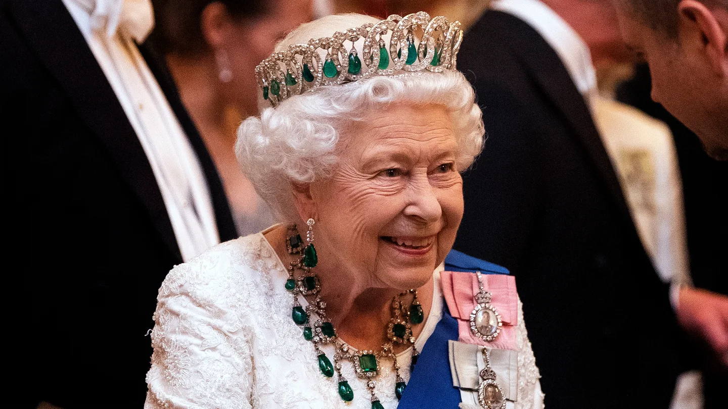 Reina Isabel II Reina Isabel II