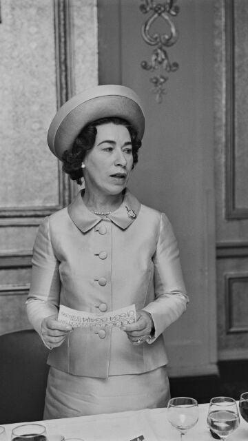 Jeannette Charles imitadora oficial de Isabel II