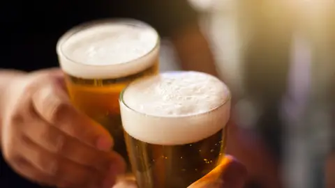 Brindis con cerveza Brindis con cerveza