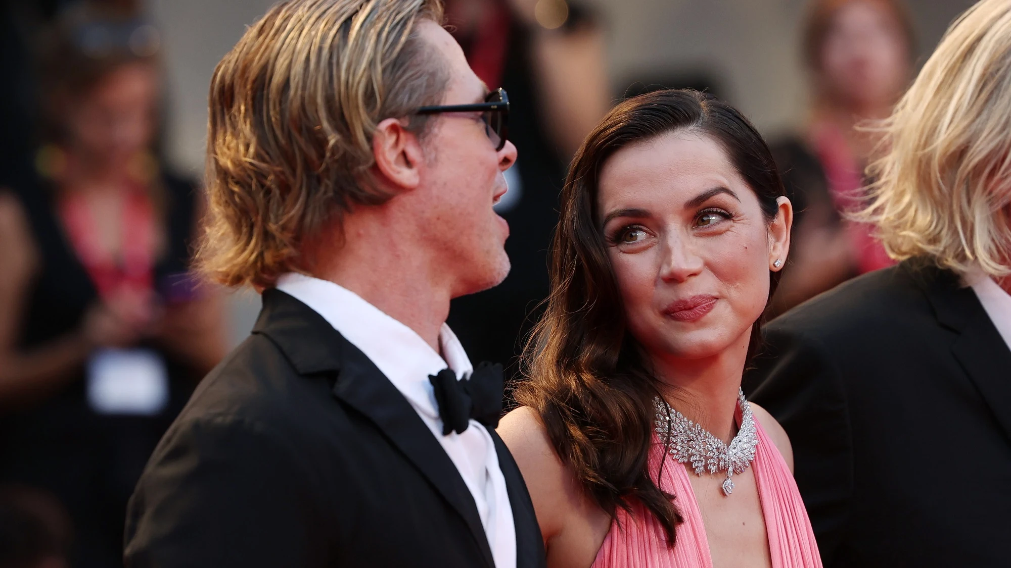 Ana de Armas y Brad Pitt en el Festival de Cine de Venecia Presentando 'Blonde', la película sobre Marilyn Monroe