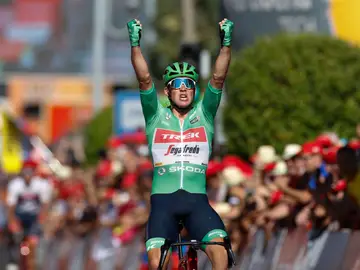 Mads Pedersen celebra su victoria en Talavera de la Reina Mads Pedersen celebra su victoria en Talavera de la Reina