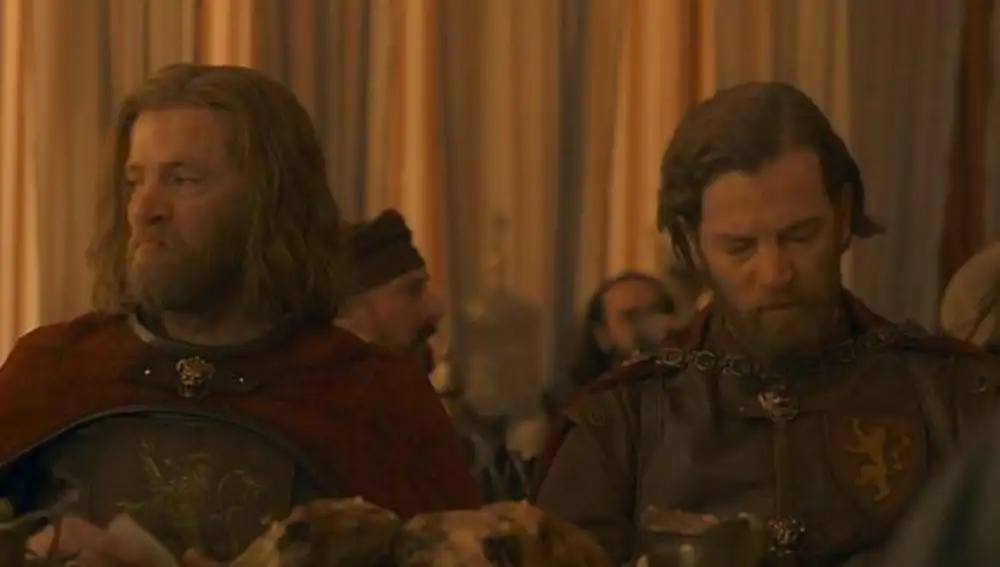 Jefferson Hall como Jason Lannister y Tyland Lannister