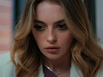 ¡Ali le confiesa a Asya que les vio a ella y a Volkan besándose mientras Derin...¡lo escucha todo! ¡Ali le confiesa a Asya que les vio a ella y a Volkan besándose mientras Derin...¡lo escucha todo!