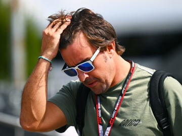 Un problema de fiabilidad rompe la racha triunfal de Fernando Alonso el día en el que igualó un récord histórico