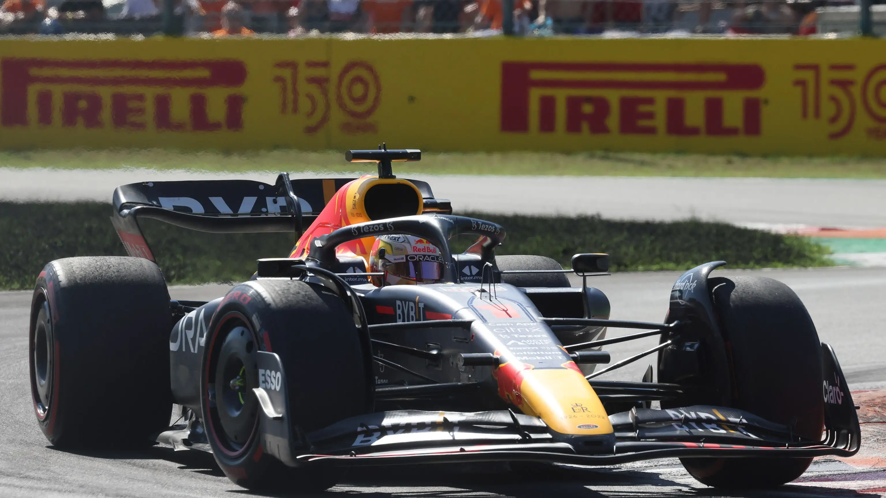 Verstappen amarga a Leclerc y a Ferrari en Monza, Sainz roza el podio y Alonso abandona Verstappen amarga a Leclerc y a Ferrari en Monza, Sainz roza el podio y Alonso abandona