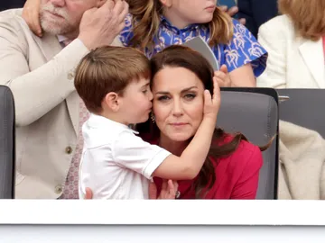 Kate Middleton y su hijo Louis Kate Middleton y su hijo Louis