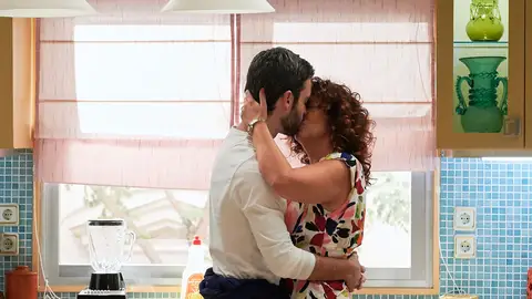 ¡Tiene un amante!: El lado más oscuro de Nieves, al descubierto ¡Tiene un amante!: El lado más oscuro de Nieves, al descubierto