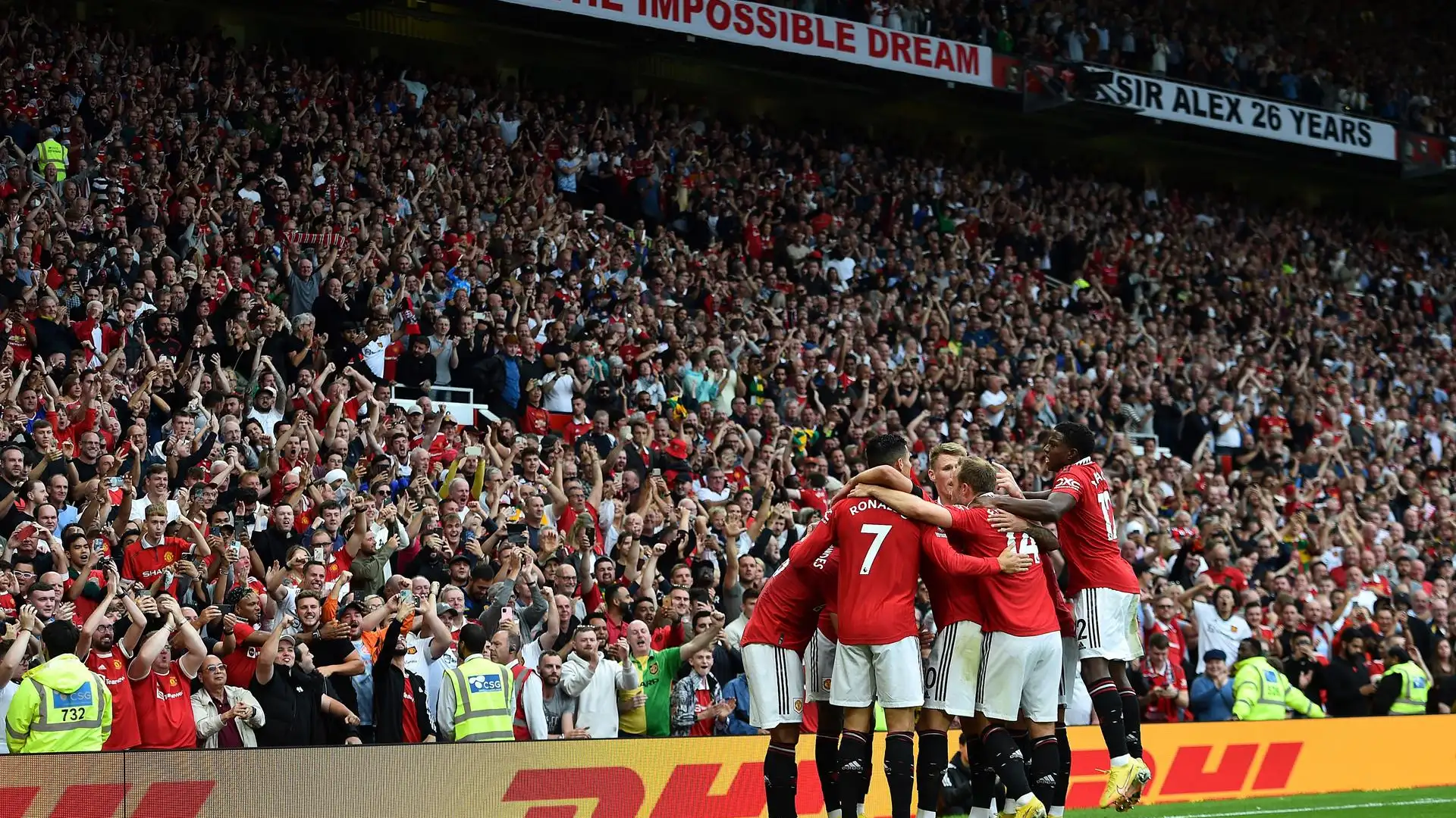 El Manchester United celebra un gol contra el Arsenal