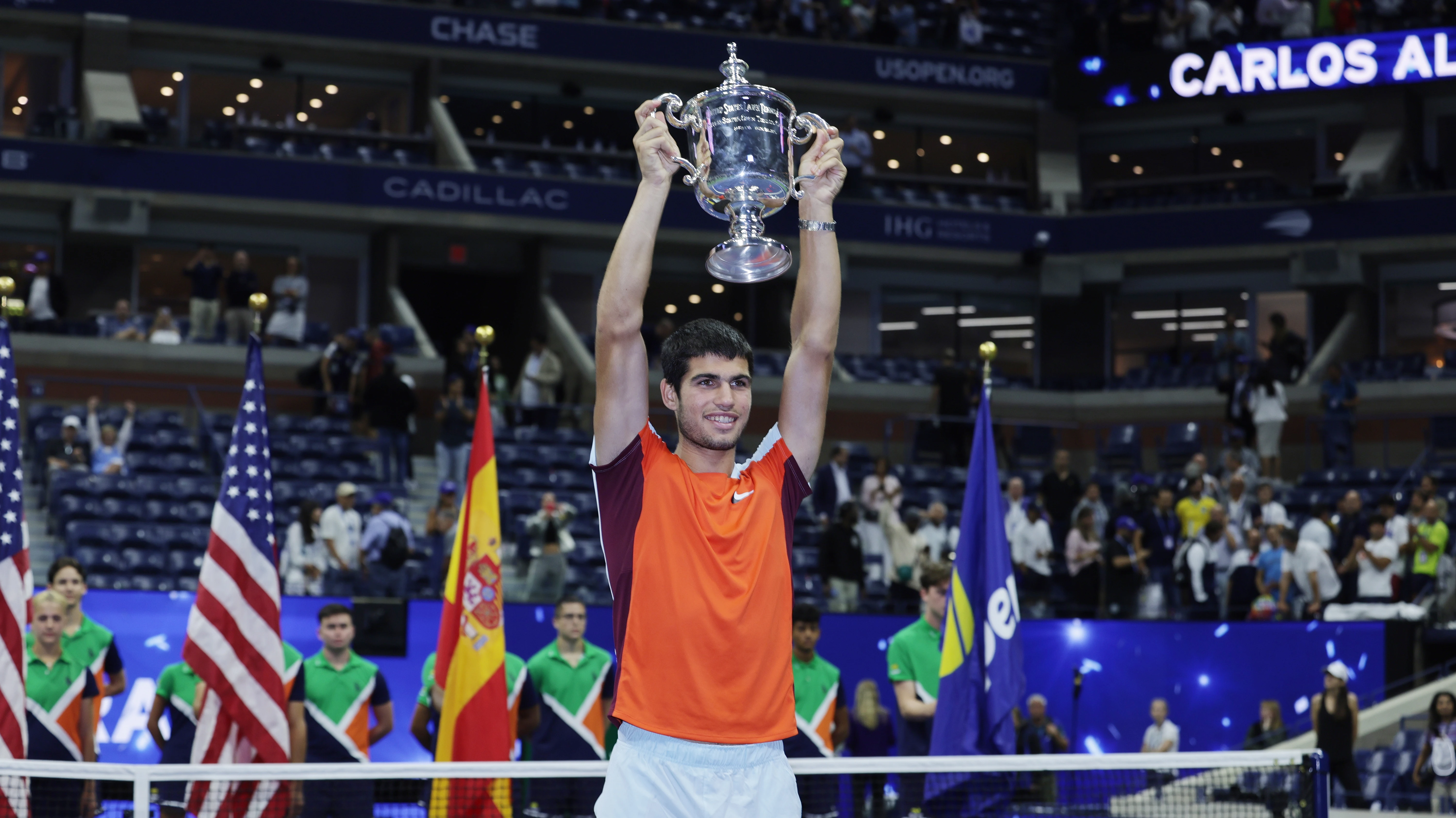 Carlos Alcaraz levanta el trofeo del US Open Carlos Alcaraz levanta el trofeo del US Open