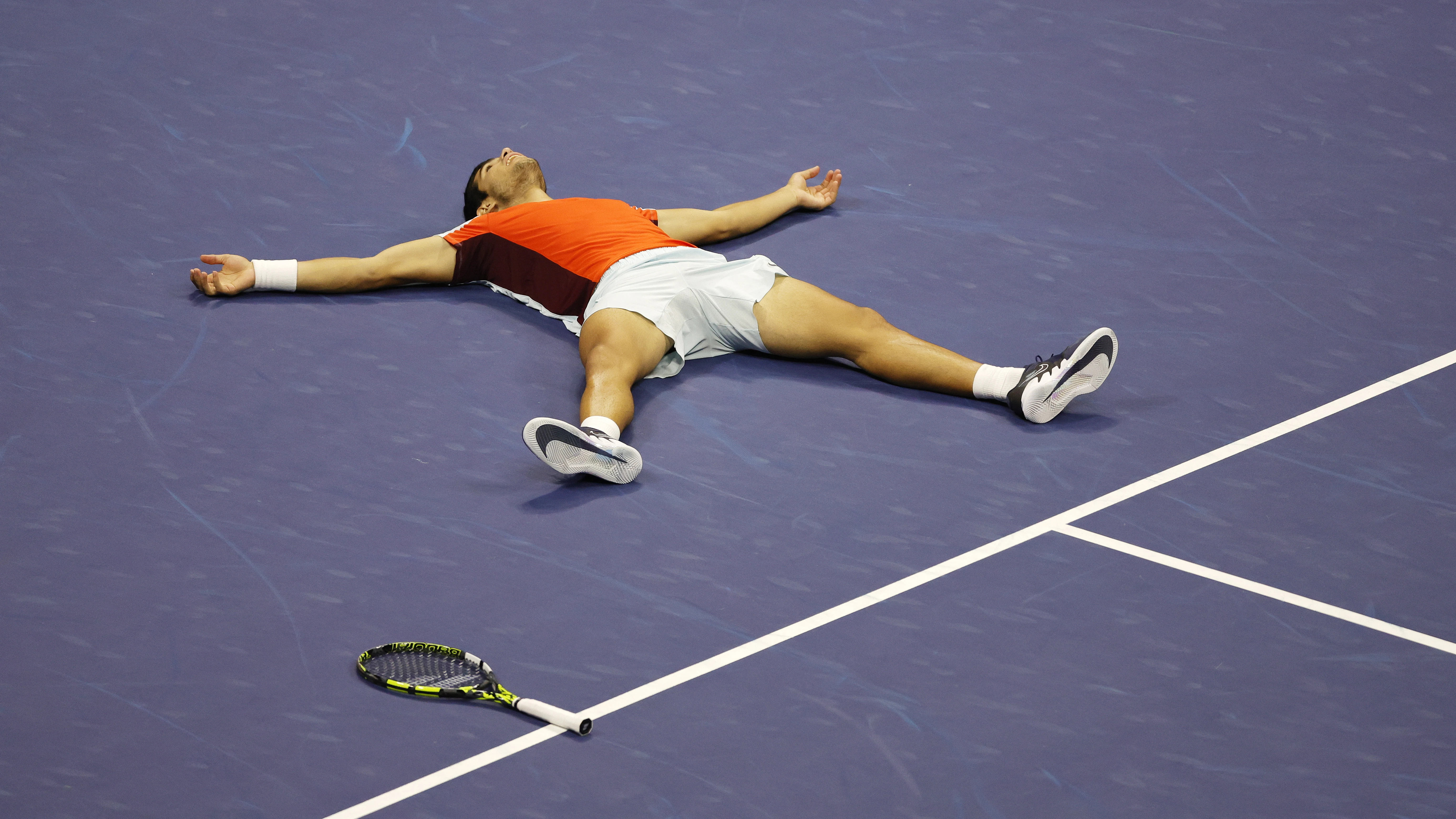 Carlos Alcaraz, tendido en la Arthur Ashe tras ganar el US Open Carlos Alcaraz, tendido en la Arthur Ashe tras ganar el US Open
