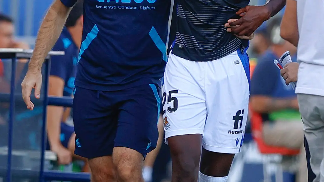 Sadiq Umar, en el momento de retirarse lesionado en el partido ante el Getafe