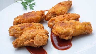 Receta de Arguiñano con un resultado sorprendente: alitas fritas con salsa agridulce