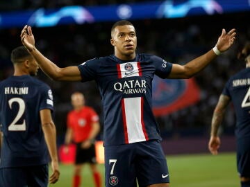 Mbappé celebra un gol con el PSG